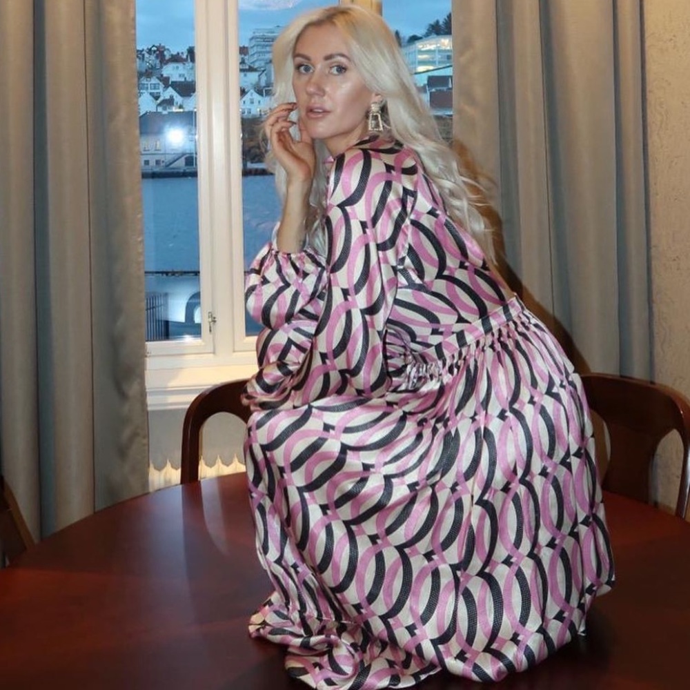 Host and Var dress